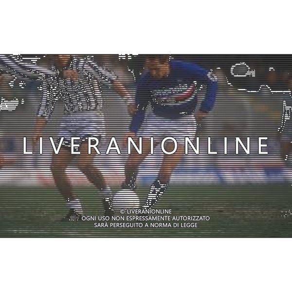 DIAP-RETROSPETTIVA FULVIO BONOMI CALCIATORE NELLA FOTO FULVIO BONOMI CON LA MAGLIA DELLA SAMPDORIA CALCIO AG ALDO LIVERANI SAS