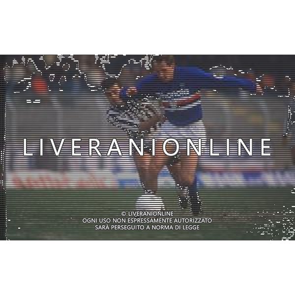 DIAP-RETROSPETTIVA FULVIO BONOMI CALCIATORE NELLA FOTO FULVIO BONOMI CON LA MAGLIA DELLA SAMPDORIA CALCIO AG ALDO LIVERANI SAS