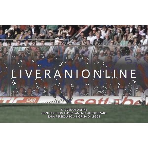 DIAP-RETROSPETTIVA FULVIO BONOMI CALCIATORE NELLA FOTO FULVIO BONOMI CON LA MAGLIA DELLA SAMPDORIA CALCIO AG ALDO LIVERANI SAS