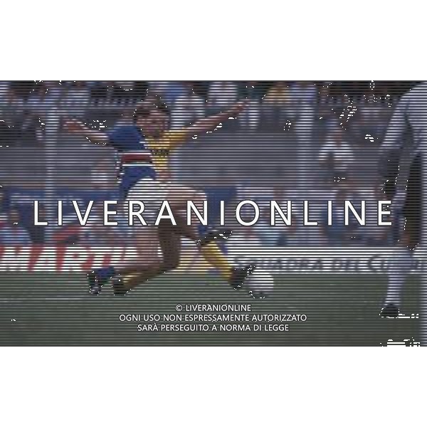 DIAP-RETROSPETTIVA FULVIO BONOMI CALCIATORE NELLA FOTO FULVIO BONOMI CON LA MAGLIA DELLA SAMPDORIA CALCIO AG ALDO LIVERANI SAS