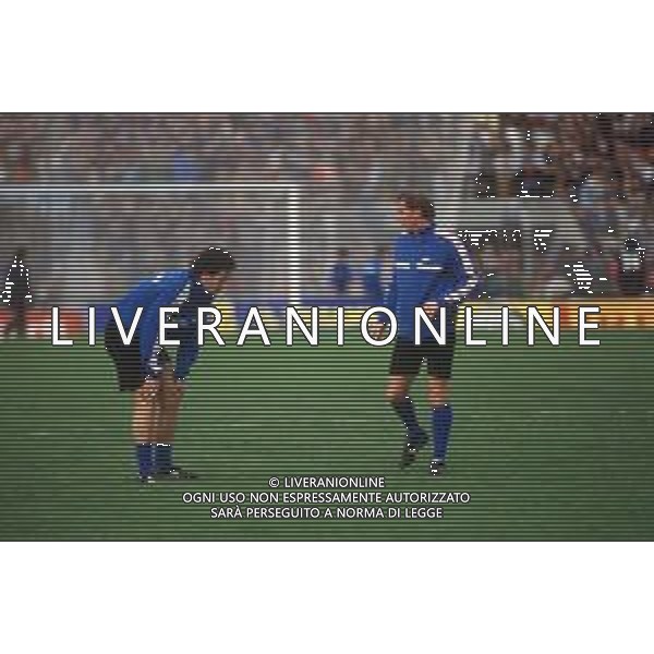 DIAP-RETROSPETTIVA FULVIO BONOMI CALCIATORE NELLA FOTO FULVIO BONOMI CON LA MAGLIA DELLA SAMPDORIA CALCIO E GIANLUCA VIALLI AG ALDO LIVERANI SAS