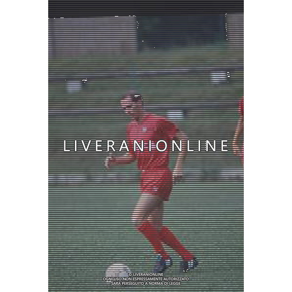 DIAP-RETROSPETTIVA FULVIO BONOMI CALCIATORE NELLA FOTO FULVIO BONOMI CON LA MAGLIA DELLA CREMONESE CALCIO AG ALDO LIVERANI SAS