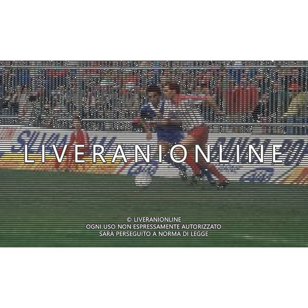 DIAP-RETROSPETTIVA FULVIO BONOMI CALCIATORE NELLA FOTO FULVIO BONOMI CON LA MAGLIA DELLA CREMONESE CALCIO AG ALDO LIVERANI SAS