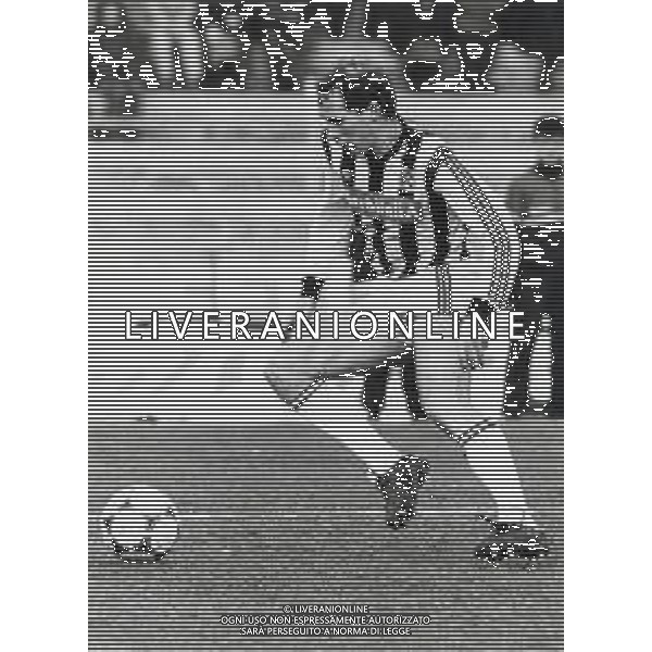 ST-RETROSPETTIVA FULVIO BONOMI CALCIATORE NELLA FOTO FULVIO BONOMI CON LA MAGLIA DELL\'ASCOLI CALCIO AG ALDO LIVERANI SAS