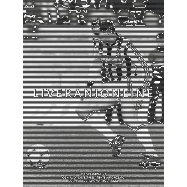 ST-RETROSPETTIVA FULVIO BONOMI CALCIATORE NELLA FOTO FULVIO BONOMI CON LA MAGLIA DELL\'ASCOLI CALCIO AG ALDO LIVERANI SAS