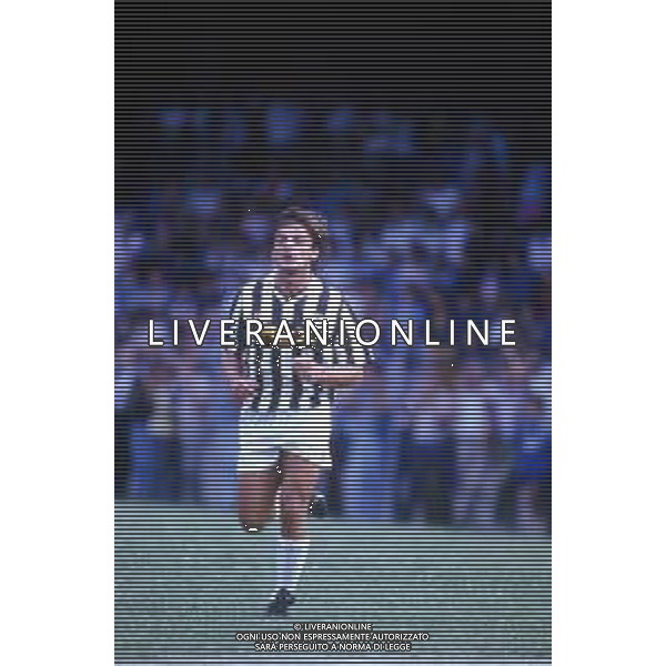 DIAP-RETROSPETTIVA FULVIO SIMONINI CALCIATORE NELLA FOTO FULVIO SIMONINI CON LA MAGLIA DELL\'UDINESE CALCIO AG ALDO LIVERANI SAS