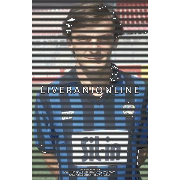 DIAP-RETROSPETTIVA FULVIO SIMONINI CALCIATORE NELLA FOTO FULVIO SIMONINI CON LA MAGLIA DELL\'ATALANTA CALCIO AG ALDO LIVERANI SAS