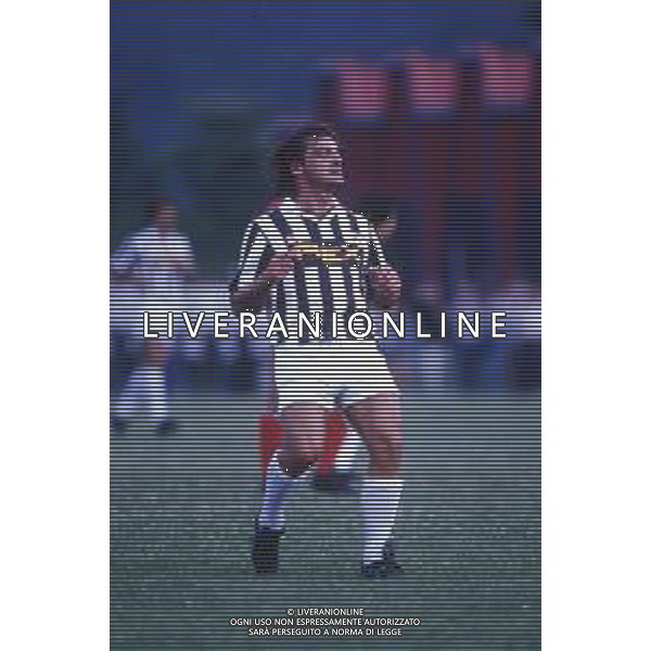 DIAP-RETROSPETTIVA FULVIO SIMONINI CALCIATORE NELLA FOTO FULVIO SIMONINI CON LA MAGLIA DELL\'UDINESE CALCIO AG ALDO LIVERANI SAS