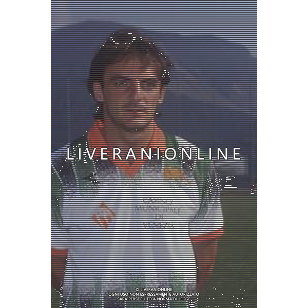 DIAP-RETROSPETTIVA FULVIO SIMONINI CALCIATORE NELLA FOTO FULVIO SIMONINI CON LA MAGLIA DEL VENEZIA CALCIO AG ALDO LIVERANI SAS