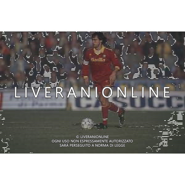 DIAP-RETROSPETTIVA GIUSEPPE GIANNINI CALCIATORE NELLA FOTO GIUSEPPE GIANNINI CON LA MAGLIA DELLA ROMA CALCIO AG ALDO LIVERANI SAS