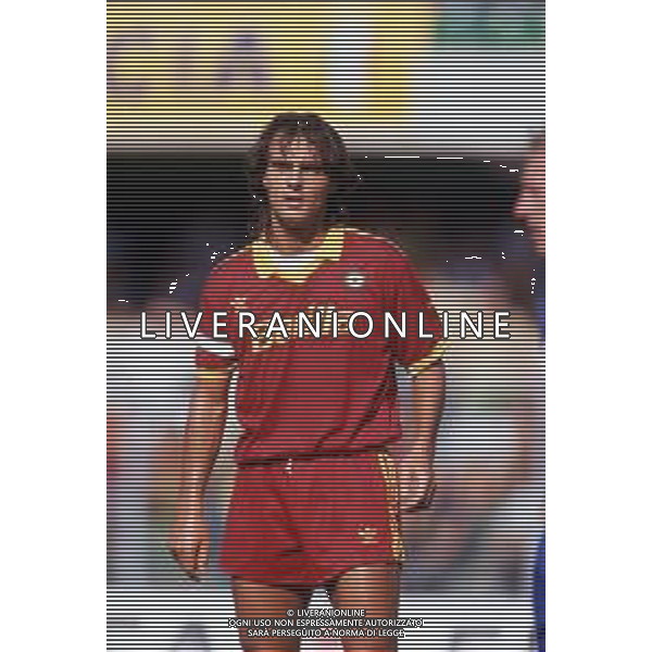 DIAP-RETROSPETTIVA GIUSEPPE GIANNINI CALCIATORE NELLA FOTO GIUSEPPE GIANNINI CON LA MAGLIA DELLA ROMA CALCIO AG ALDO LIVERANI SAS