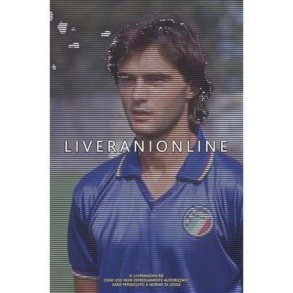 DIAP-RETROSPETTIVA GIUSEPPE GIANNINI CALCIATORE NELLA FOTO GIUSEPPE GIANNINI CON LA MAGLIA DELLA NAZIONALE ITALIANA AG ALDO LIVERANI SAS