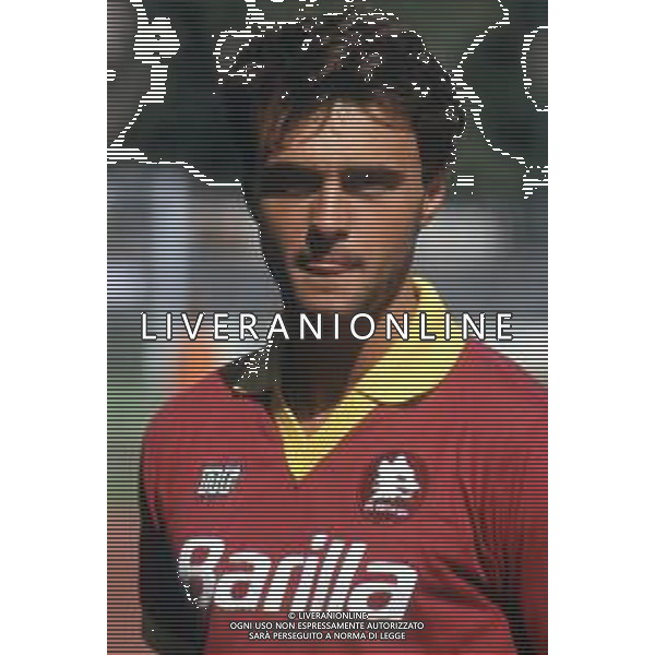 DIAP-RETROSPETTIVA GIUSEPPE GIANNINI CALCIATORE NELLA FOTO GIUSEPPE GIANNINI CON LA MAGLIA DELLA ROMA CALCIO AG ALDO LIVERANI SAS