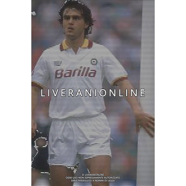 DIAP-RETROSPETTIVA GIUSEPPE GIANNINI CALCIATORE NELLA FOTO GIUSEPPE GIANNINI CON LA MAGLIA DELLA ROMA CALCIO AG ALDO LIVERANI SAS