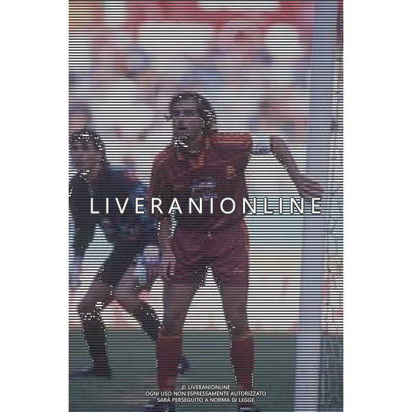 DIAP-RETROSPETTIVA GIUSEPPE GIANNINI CALCIATORE NELLA FOTO GIUSEPPE GIANNINI CON LA MAGLIA DELLA ROMA CALCIO AG ALDO LIVERANI SAS