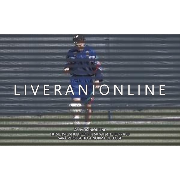 DIAP-RETROSPETTIVA GIULIO FALCONE CALCIATORE NELLA FOTO GIULIO FALCONE IN ALLENAMENTO CON LA NAZIONALE ITALIANA UNDER 21 AG ALDO LIVERANI SAS