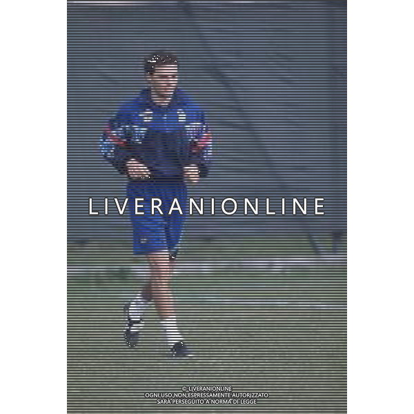 DIAP-RETROSPETTIVA GIULIO FALCONE CALCIATORE NELLA FOTO GIULIO FALCONE IN ALLENAMENTO CON LA NAZIONALE ITALIANA UNDER 21 AG ALDO LIVERANI SAS