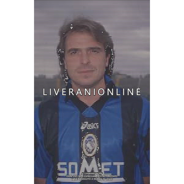 DIAP-RETROSPETTIVA GIOVANNI PIACENTINI CALCIATORE NELLA FOTO GIOVANNI PIACENTINI CON LA MAGLIA DELL\'ATALANTA CALCIO AG ALDO LIVERANI SAS