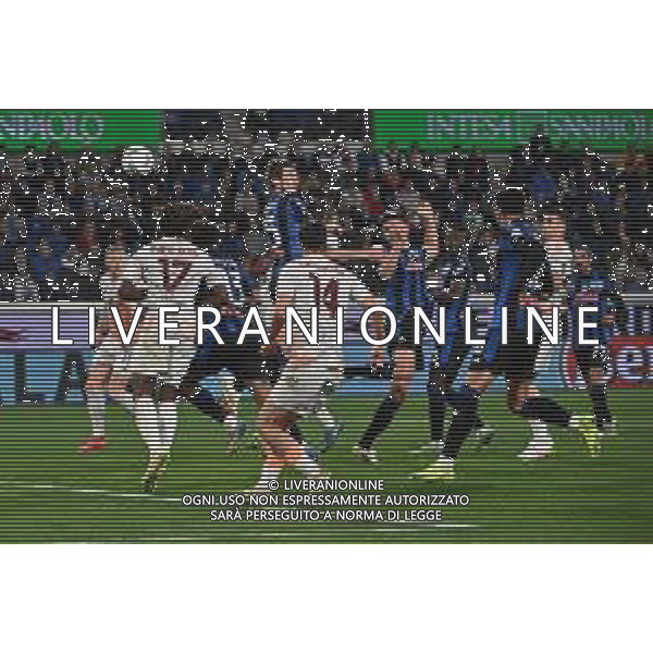 TVRG Atalanta vs Roma nella foto Bryan Cristante (Roma), coperto e pressato da Marten de Roon (Atalanta), segna il gol dell\'1 a 1 Bergamo 12-05-2025 Gewiss Stadium Campionato Serie A Enilive - 36a giornata foto Roberto Garavaglia/Agenzia Aldo Liverani sas