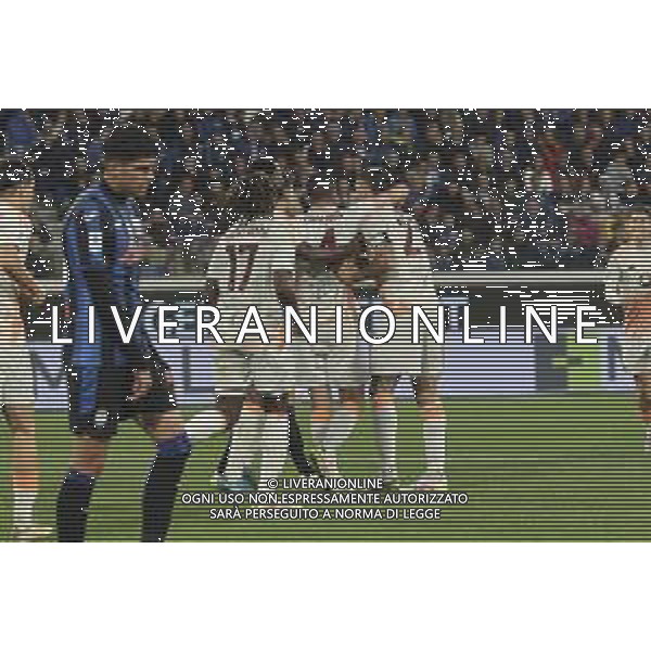 Bryan Cristante of AS Roma celebrates with team after goal during Atalanta BC vs AS Roma, 36° Serie A Enilive 2024-25 game at Gewiss stadium in Bergamo (BG), Italy, on May 12, 2025. (Photo by Davide Casentini)- AGENZIA ALDO LIVERANI SAS