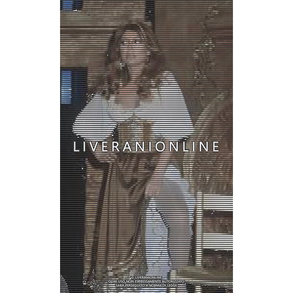 DIAP-RETROSPETTIVA ALIDA CHELLI ATTRICE NELLA FOTO ALIDA CHELLI A ROMA NELLA TRASMISSIONE TELEVISIVA “ CI PENSIAMO LUNEDI“ NELL\'ANNO 1983 FOTO EDGARDO DELLA SCORCIOSA-AG ALDO LIVERANI SAS