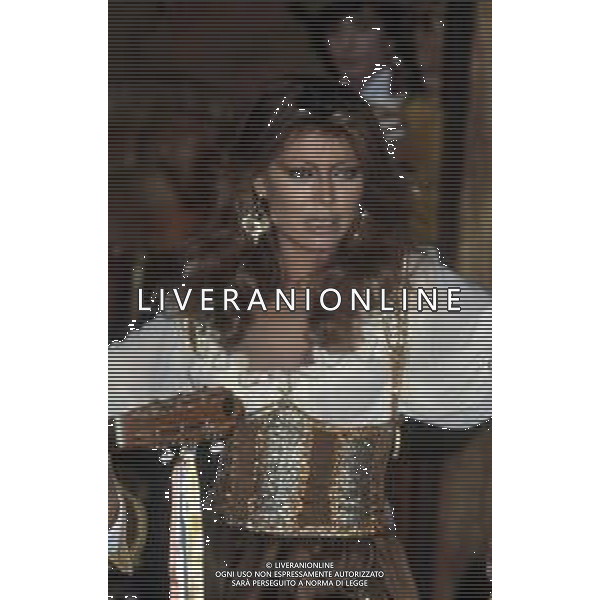 DIAP-RETROSPETTIVA ALIDA CHELLI ATTRICE NELLA FOTO ALIDA CHELLI A ROMA NELLA TRASMISSIONE TELEVISIVA “ CI PENSIAMO LUNEDI“ NELL\'ANNO 1983 FOTO EDGARDO DELLA SCORCIOSA-AG ALDO LIVERANI SAS