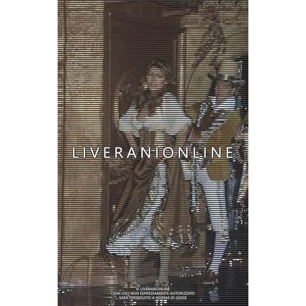 DIAP-RETROSPETTIVA ALIDA CHELLI ATTRICE NELLA FOTO ALIDA CHELLI A ROMA NELLA TRASMISSIONE TELEVISIVA “ CI PENSIAMO LUNEDI“ NELL\'ANNO 1983 FOTO EDGARDO DELLA SCORCIOSA-AG ALDO LIVERANI SAS