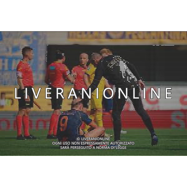 TVEM May 11, 2025 Verona, Italy - Hellas Verona vs US Lecce - Italian soccer serie A 2024/25 - Marcantonio Bentegodi Stadium. In the pic: Nikola Krstovic of US Lecce disappointment ©TVEM Emmanuele Mastrodonato - AGENZIA ALDO LIVERANI SAS