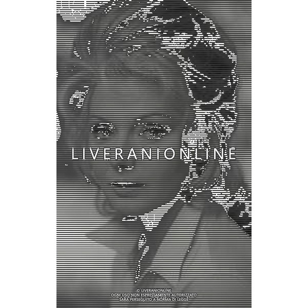 NEG-RETROSPETTIVA SYLVA KOSCINA ATTRICE NELLA FOTO SYLVA KOSCINA SUL SET CINEMATOGRAFICO DEL FILM“ IL LUPI ATTACANO IN BRANCO“titolo internazionale: Hornets\' Nest NELL\'ANNO 1969 A PIACENZA AG ALDO LIVERANI SAS