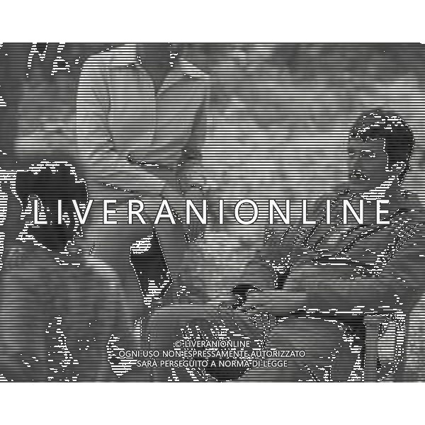NEG-RETROSPETTIVA SYLVA KOSCINA ATTRICE NELLA FOTO SYLVA KOSCINA CON ROCK HUDSON SUL SET CINEMATOGRAFICO DEL FILM“ IL LUPI ATTACANO IN BRANCO“titolo internazionale: Hornets\' Nest NELL\'ANNO 1969 A PIACENZA AG ALDO LIVERANI SAS
