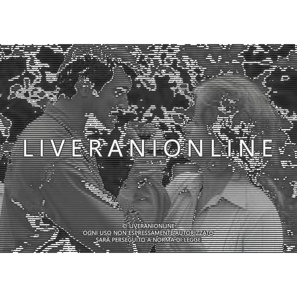 NEG-RETROSPETTIVA SYLVA KOSCINA ATTRICE NELLA FOTO SYLVA KOSCINA CON ROCK HUDSON SUL SET CINEMATOGRAFICO DEL FILM“ IL LUPI ATTACANO IN BRANCO“titolo internazionale: Hornets\' Nest NELL\'ANNO 1969 A PIACENZA AG ALDO LIVERANI SAS