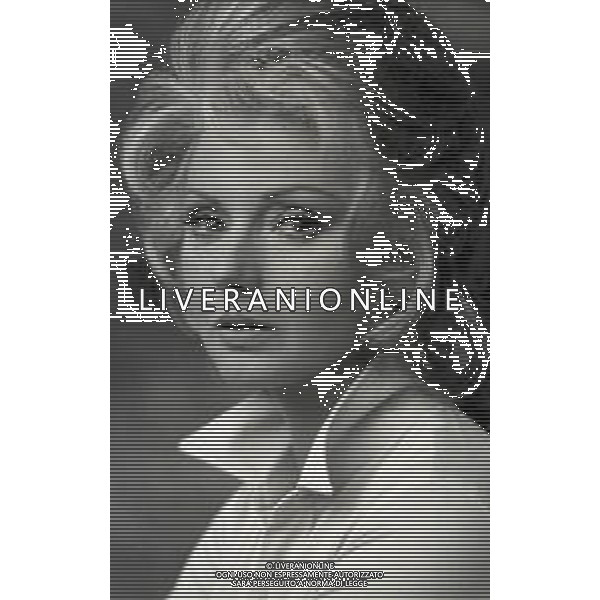 NEG-RETROSPETTIVA SYLVA KOSCINA ATTRICE NELLA FOTO SYLVA KOSCINA SUL SET CINEMATOGRAFICO DEL FILM“ IL LUPI ATTACANO IN BRANCO“titolo internazionale: Hornets\' Nest NELL\'ANNO 1969 A PIACENZA AG ALDO LIVERANI SAS