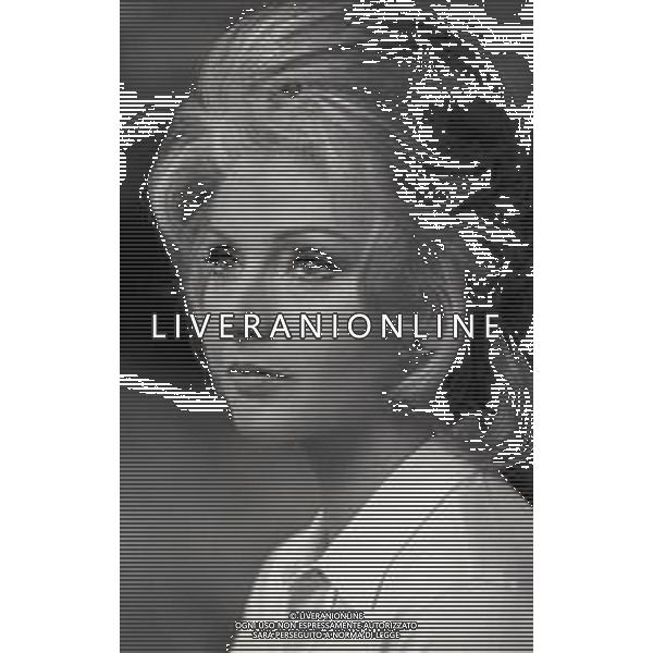 NEG-RETROSPETTIVA SYLVA KOSCINA ATTRICE NELLA FOTO SYLVA KOSCINA SUL SET CINEMATOGRAFICO DEL FILM“ IL LUPI ATTACANO IN BRANCO“titolo internazionale: Hornets\' Nest NELL\'ANNO 1969 A PIACENZA AG ALDO LIVERANI SAS