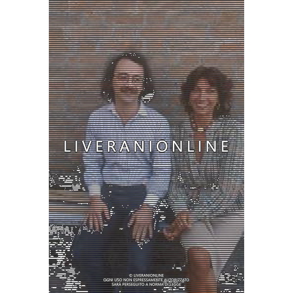 DIAP-RETROSPETTIVA MAURIZIO NICHETTI ATTORE NELLA FOTO MAURIZIO NICHETTI CON MARIANGELA MELATO A VENEZIA NELL\'ANNO 1982 AG ALDO LIVERANI SAS