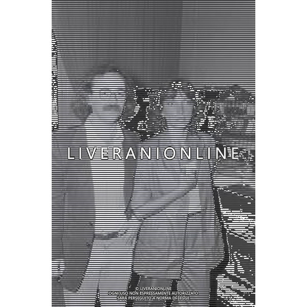 NEG-RETROSPETTIVA MAURIZIO NICHETTI ATTORE NELLA FOTO MAURIZIO NICHETTI CON MARIANGELA MELATO A VENEZIA NELL\'ANNO 1982 AG ALDO LIVERANI SAS 
