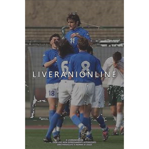 DIG- NAZIONALE ITALIANA UNDER 20 SERIE C - 9 MARZO 2002 NELLA FOTO ABBRACCIO ESULTANZA ITALIA AGENZIA ALDO LIVERANI SAS