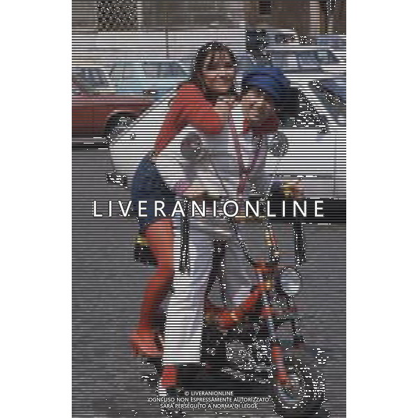 DIAP-RETROSPETTIVA ALVARO VITALI ATTORE NELA FOTO ALVARO VITALI CON ADRIANA RUSSO A ROMA NELL\'ANNO 1982 FOTO EDGARDO DELLA SCORCIOSA-AG ALDO LIVERANI SAS