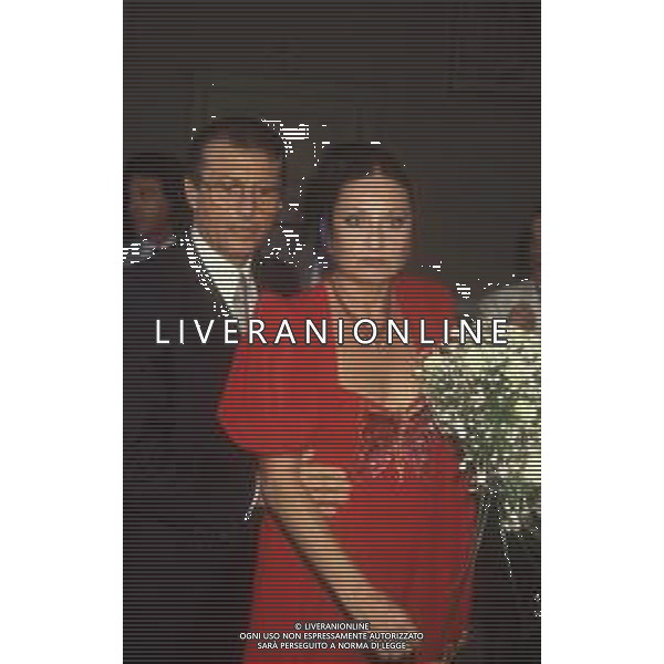 DIAP-20-06-1992 MILANO VILLA PALESTRO MATRIMONIO DI TONY RENIS CON ELETTRA MORINI NELLA FOTO IL MATRIMONIO DI TONY RENIS CON ELETTRA MORINI A MILANO IN VILLA PALESTRO AG ALDO LIVERANI SAS