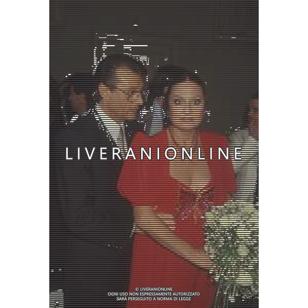 DIAP-20-06-1992 MILANO VILLA PALESTRO MATRIMONIO DI TONY RENIS CON ELETTRA MORINI NELLA FOTO IL MATRIMONIO DI TONY RENIS CON ELETTRA MORINI A MILANO IN VILLA PALESTRO AG ALDO LIVERANI SAS