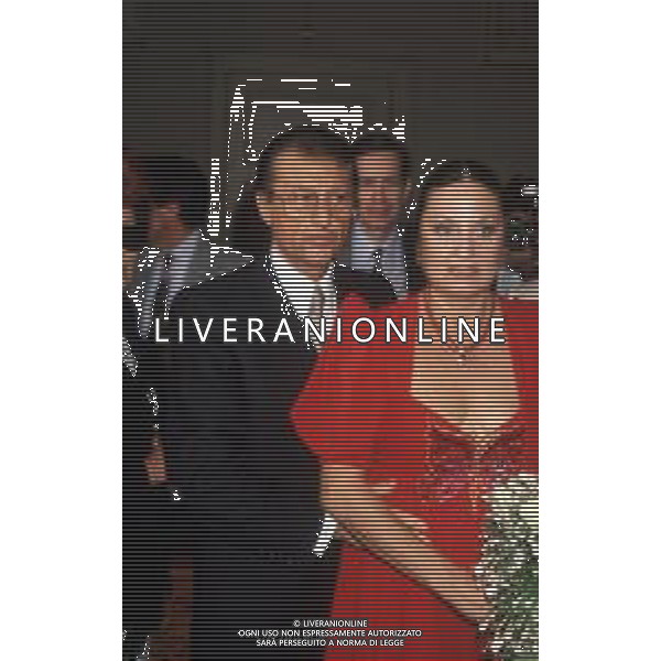DIAP-20-06-1992 MILANO VILLA PALESTRO MATRIMONIO DI TONY RENIS CON ELETTRA MORINI NELLA FOTO IL MATRIMONIO DI TONY RENIS CON ELETTRA MORINI A MILANO IN VILLA PALESTRO AG ALDO LIVERANI SAS