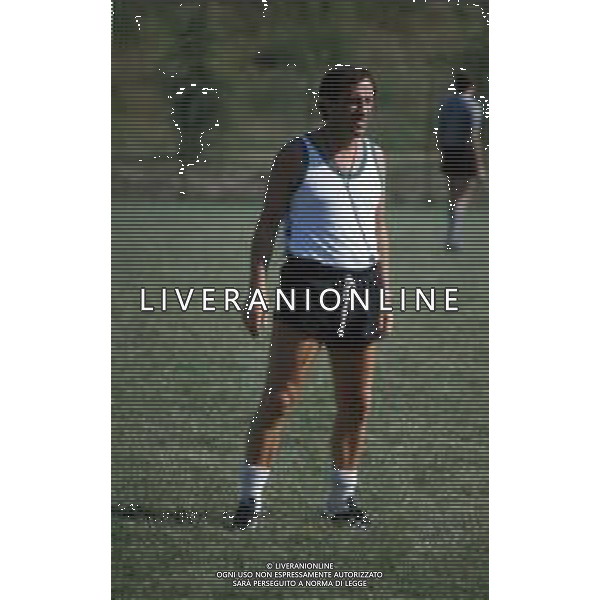 DIAP-RETROSPETTIVA GIUSEPPE MARCHIORO ALLENATORE NELLA FOTO GIUSEPPE MARCHIORO ALLENATORE COMO CALCIO NELL\'ANNO 1981 AG ALDO LIVERANI SAS