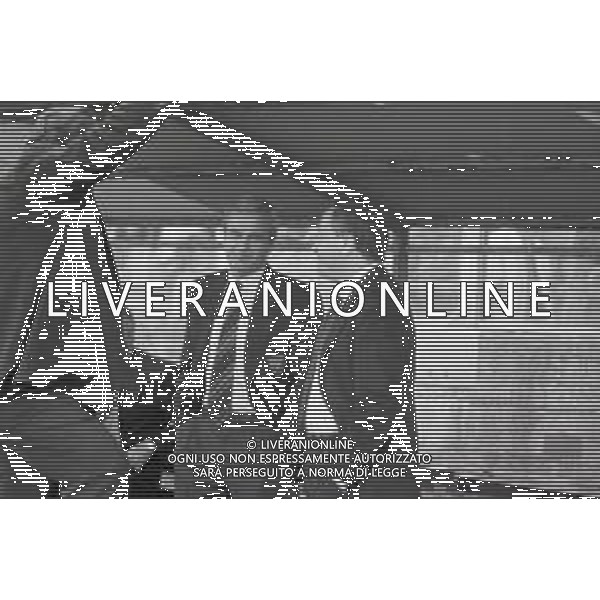 NEG-RETROSPETTIVA GIUSEPPE MARCHIORO ALLENATORE NELLA FOTO GIUSEPPE MARCHIORO ALLENATORE REGGIANA CALCIO NELL\'ANNO 1993-94 CON LUIGI SIMONI ALLENATORE CREMONESE CALCIO AG ALDO LIVERANI SAS 