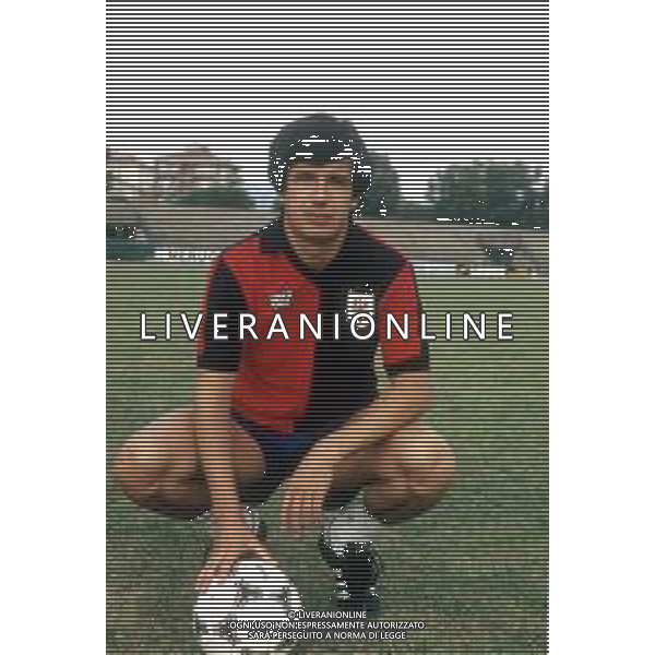 DIAP-RETROSPETTIVA LUIGI PIRAS CALCIATOORE NELLA FOTO LUIGI PIRAS CON LA MAGLIA DEL CAGLIARI CALCIO AG ALDO LIVERANI SAS