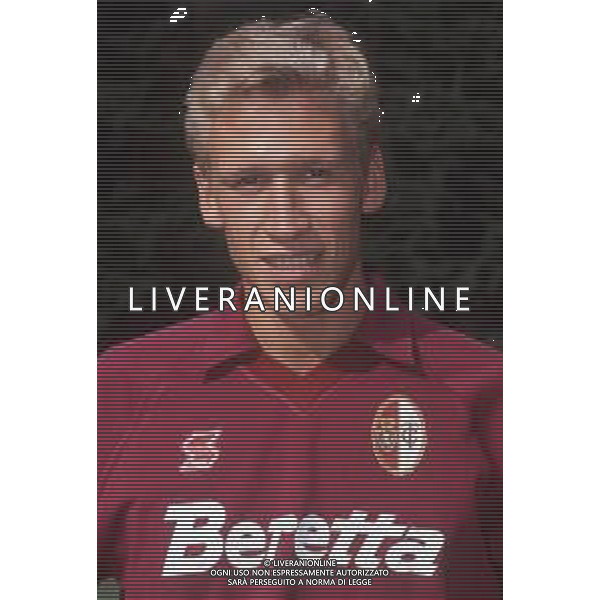 DIAP-RETROSPETTIVA SILVANO BENEDETTI CALCIATORE NELLA FOTO SILVANO BENEDETTI CON LA MAGLIA DEL TORINO CALCIO AG ALDO LIVERANI SAS