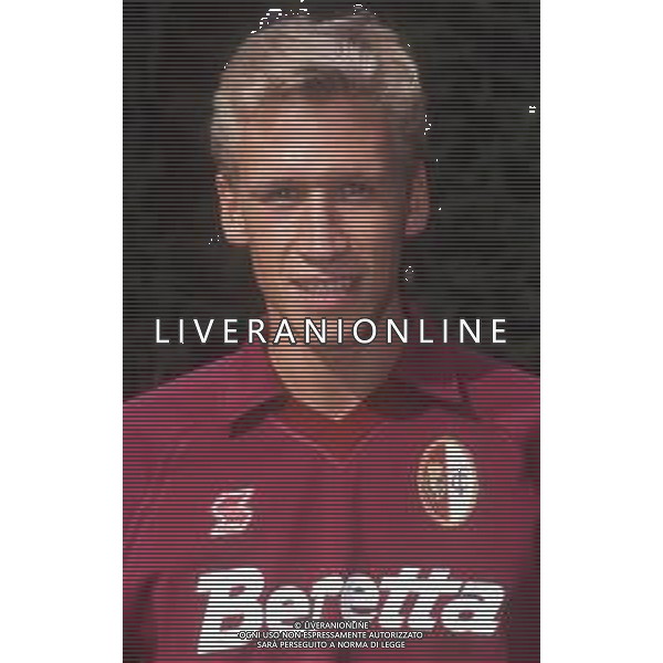 DIAP-RETROSPETTIVA SILVANO BENEDETTI CALCIATORE NELLA FOTO SILVANO BENEDETTI CON LA MAGLIA DEL TORINO CALCIO AG ALDO LIVERANI SAS