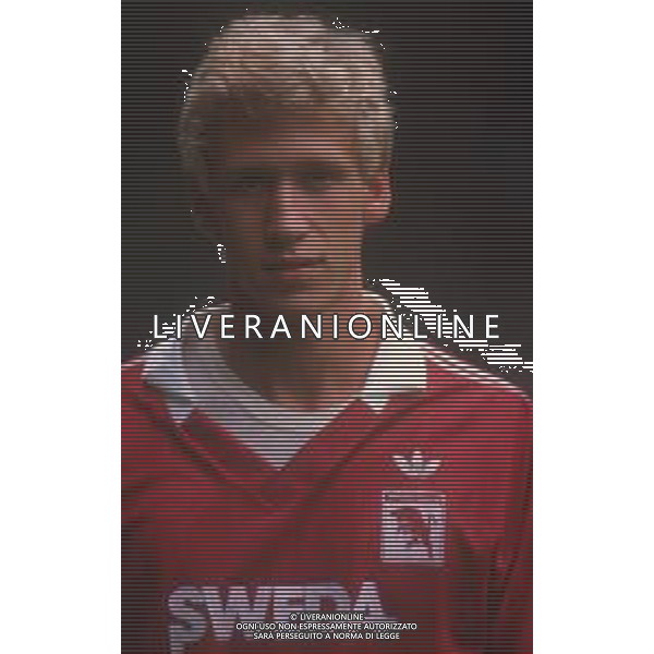 DIAP-RETROSPETTIVA SILVANO BENEDETTI CALCIATORE NELLA FOTO SILVANO BENEDETTI CON LA MAGLIA DEL TORINO CALCIO AG ALDO LIVERANI SAS