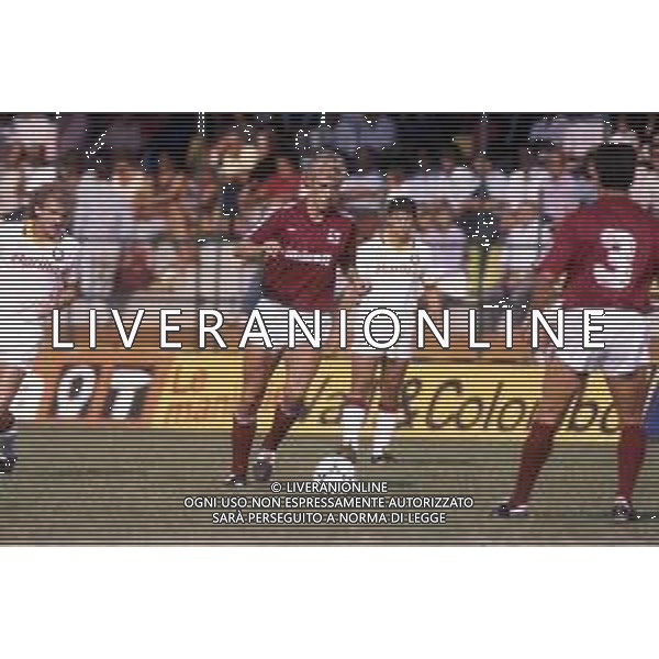 DIAP-RETROSPETTIVA SILVANO BENEDETTI CALCIATORE NELLA FOTO SILVANO BENEDETTI CON LA MAGLIA DEL TORINO CALCIO AG ALDO LIVERANI SAS
