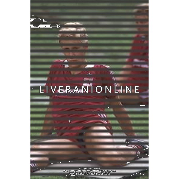 DIAP-RETROSPETTIVA SILVANO BENEDETTI CALCIATORE NELLA FOTO SILVANO BENEDETTI CON LA MAGLIA DEL TORINO CALCIO AG ALDO LIVERANI SAS