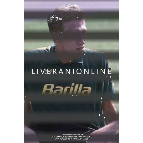 DIAP-RETROSPETTIVA SILVANO BENEDETTI CALCIATORE NELLA FOTO SILVANO BENEDETTI CON LA MAGLIA DEL ROMA CALCIO AG ALDO LIVERANI SAS