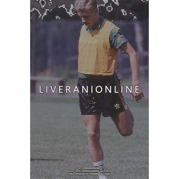 DIAP-RETROSPETTIVA SILVANO BENEDETTI CALCIATORE NELLA FOTO SILVANO BENEDETTI CON LA MAGLIA DEL ROMA CALCIO AG ALDO LIVERANI SAS